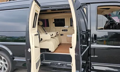 Chevrolet Express Van 2017, 49317 км, за 29230.15 USD - фото 12