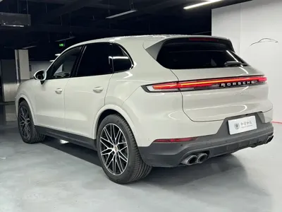 Porsche Cayenne 2025, 4900 км, за 132133.99 USD
