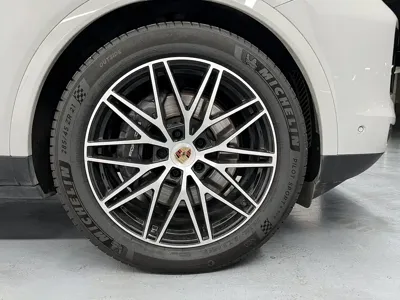 Porsche Cayenne 2025, 4900 км, за 132133.99 USD - фото 7