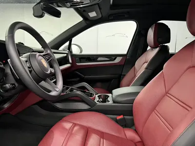 Porsche Cayenne 2025, 4900 км, за 132133.99 USD - фото 8