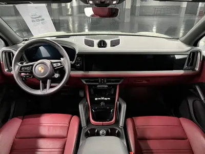 Porsche Cayenne 2025, 4900 км, за 132133.99 USD - фото 9