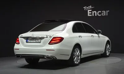 Mercedes-Benz E-Class 2017, 90831 км, за 15107.11 USD