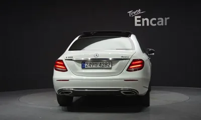 Mercedes-Benz E-Class 2017, 90831 км, за 15107.11 USD
