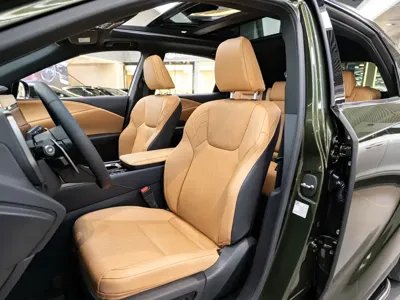Lexus RX 2024, 22300 км, за 50996.44 USD - фото 11