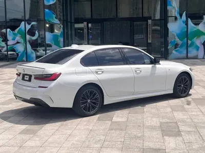 BMW 3 Series 2021, 56000 км, за 26014.8 USD