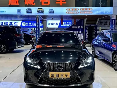 Lexus IS 2018, 110000 км, за 20072.19 USD