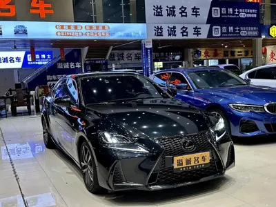 Lexus IS 2018, 110000 км, за 20072.19 USD