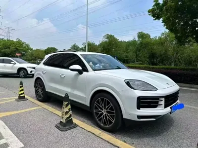 Porsche Cayenne 2026, 5000 км, за 102212.34 USD