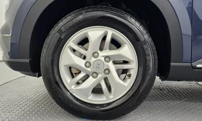 Hyundai Venue 2021, 27551 км, за 9692.96 USD