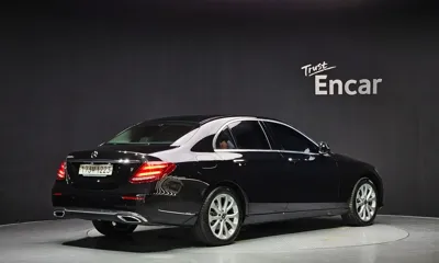 Mercedes-Benz E-Class 2019, 34787 км, за 20677.43 USD