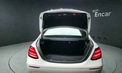 Mercedes-Benz E-Class 2020, 40244 км, за 22267.46 USD - фото 20
