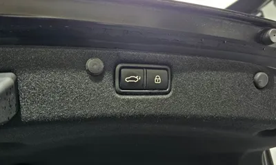 Hyundai Grandeur 2017, 150842 км, за 6940.78 USD - фото 20