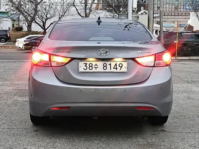 Hyundai Avante 2012, 123930 км, за 2461.42 USD