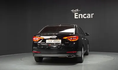 Hyundai Sonata 2016, 61447 км, за 6188.93 USD