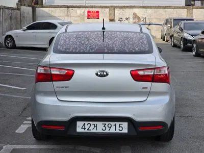 Kia Pride 2013, 139960 км, за 1784.77 USD