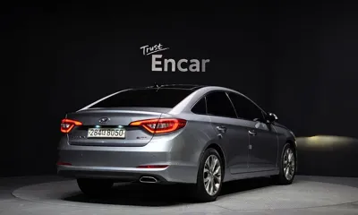 Hyundai Sonata 2017, 146944 км, за 5616.12 USD