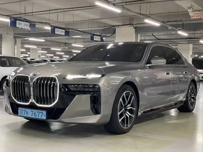 BMW i7 · 2024 год