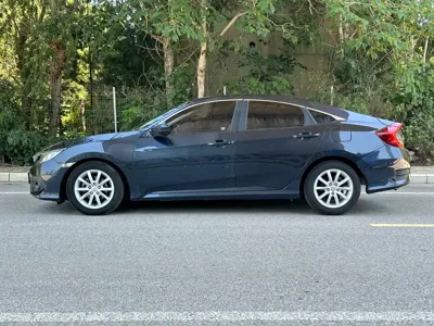 Honda Civic 2017, 100000 км, за 4891.59 USD