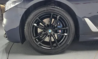 BMW 5-Series 2018, 63819 км, за 18526.94 USD