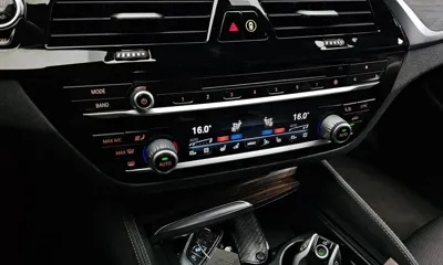 BMW 5-Series 2018, 63819 км, за 18526.94 USD - фото 28