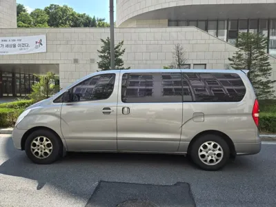 Hyundai Starex 2012, 331346 км, за 2560.06 USD