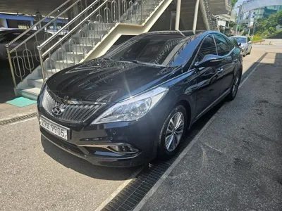 Hyundai Grandeur 2017, 211335 км, за 2115.28 USD