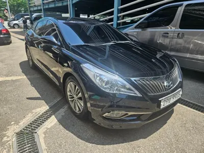 Hyundai Grandeur 2017, 211335 км, за 2115.28 USD