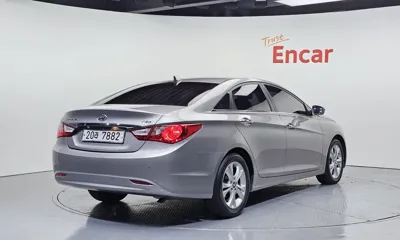 Hyundai Sonata 2011, 133228 км, за 2901.91 USD