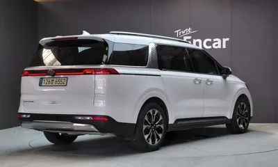 Kia Canival 2021, 81916 км, за 16068.19 USD