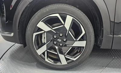 Hyundai Santafe 2023, 31635 км, за 16718.72 USD