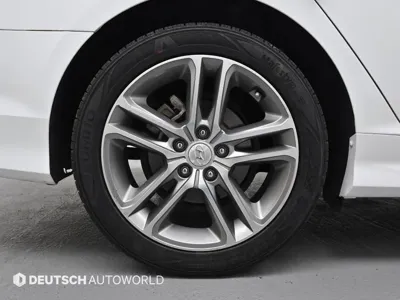 Hyundai Sonata 2018, 103016 км, за 9393.06 USD