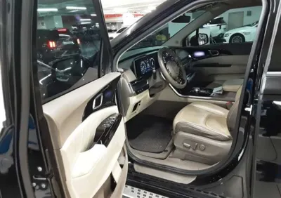 Kia Canival 2023, 84663 км, за 5304.56 USD