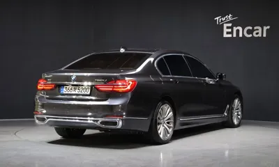 BMW 7-Series 2016, 129453 км, за 17178.72 USD