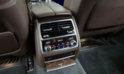 BMW 7-Series 2016, 129453 км, за 17178.72 USD - фото 19