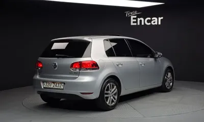 Volkswagen Golf 2012, 132841 км, за 2723.79 USD
