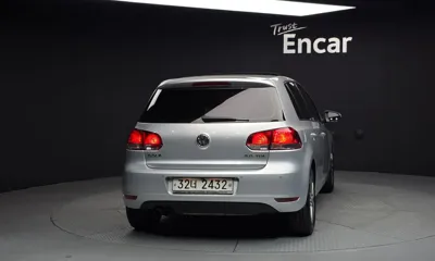 Volkswagen Golf 2012, 132841 км, за 2723.79 USD