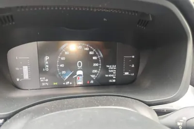Volvo XC60 2019, 51000 км, за 15983 USD - фото 11