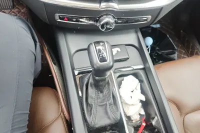 Volvo XC60 2019, 51000 км, за 15983 USD - фото 13