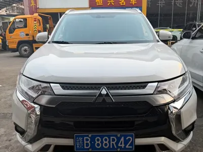 Mitsubishi Outlander 2022, 38100 км, за 18216.24 USD