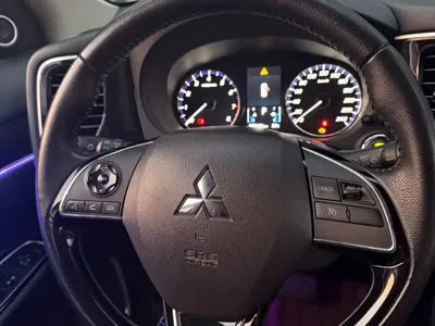 Mitsubishi Outlander 2022, 38100 км, за 18216.24 USD