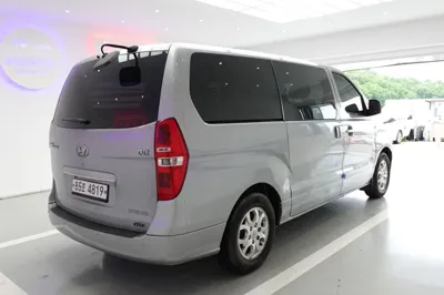Hyundai Starex 2011, 200000 км, за 2535.27 USD