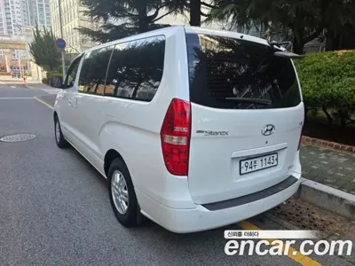 Hyundai Starex 2017, 36000 км, за 9247.76 USD