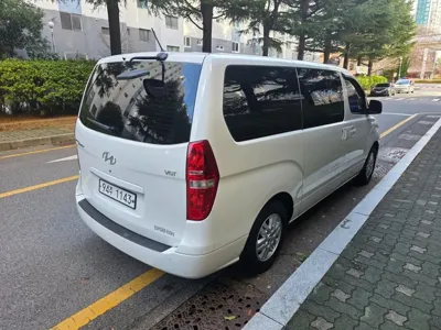 Hyundai Starex 2017, 36000 км, за 9247.76 USD