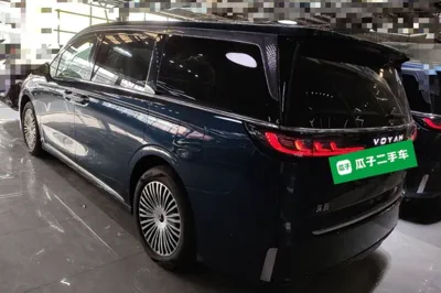 Voyah Dream 2025, 9700 км, за 39190 USD