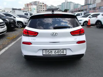 Hyundai i30 2018, 37197 км, за 9058.68 USD