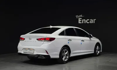 Hyundai Sonata 2019, 103910 км, за 7636.07 USD