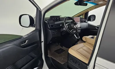 Hyundai Staria 2022, 88396 км, за 18566.79 USD - фото 10