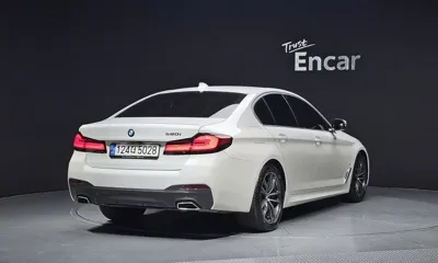 BMW 5-Series 2022, 36296 км, за 26622.49 USD