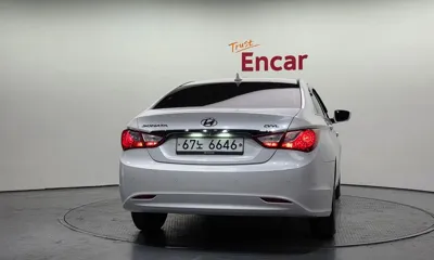 Hyundai Sonata 2013, 105213 км, за 4558.97 USD