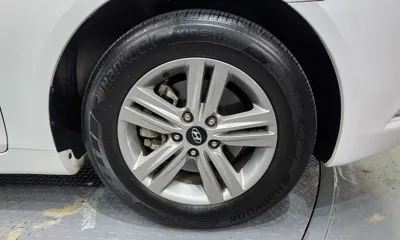 Hyundai Sonata 2013, 105213 км, за 4558.97 USD
